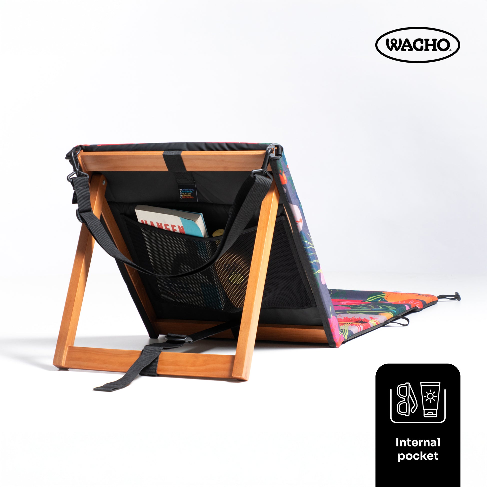Interior mesh storage pocket on WACHO GRS-certified recycled fabric beach chair